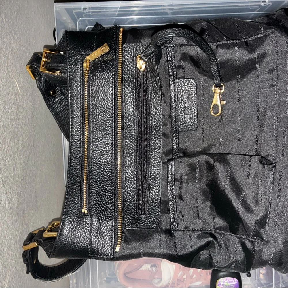 Michael Kors Black Leather Hobo Bag with Textured Finish - Picture 4 of 4